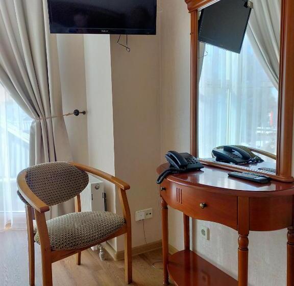 سوییت, Palace Ukraine