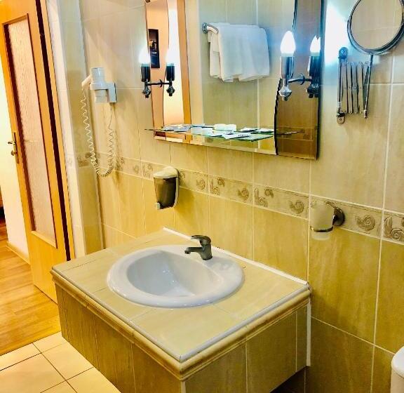 سوییت, Palace Ukraine