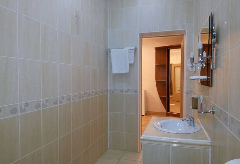 سوییت, Palace Ukraine