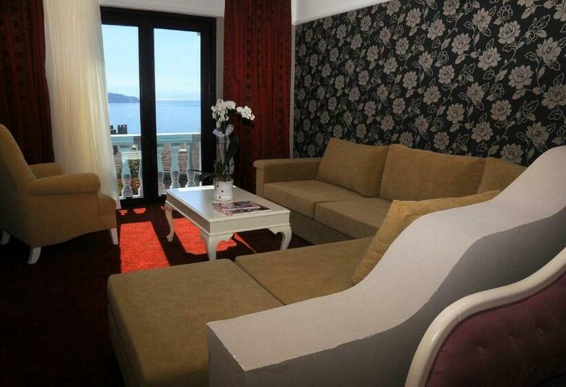 اتاق لوکس, Paradise Island