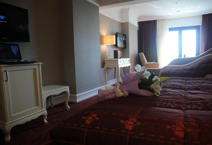 اتاق لوکس, Paradise Island