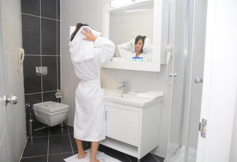 اتاق سوپریور, Paradise Island