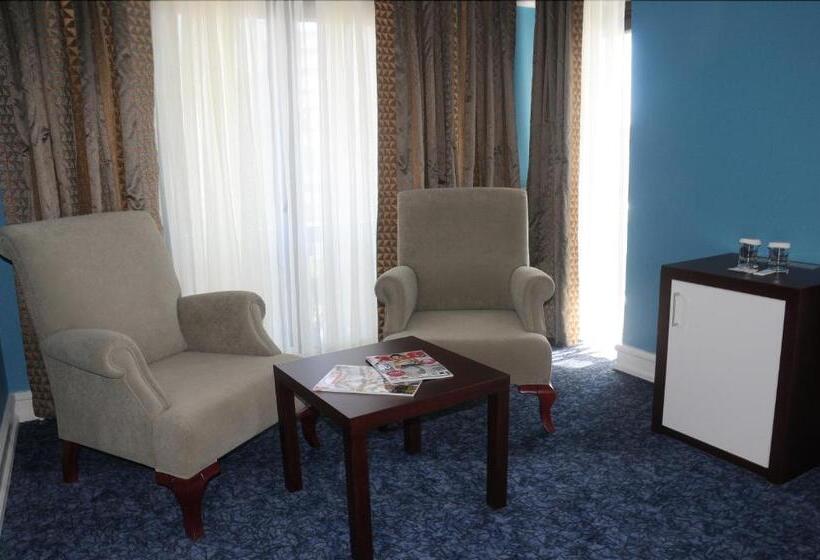 سوییت جونیور, Paradise Island