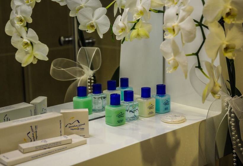 اتاق لوکس, Paradise Island