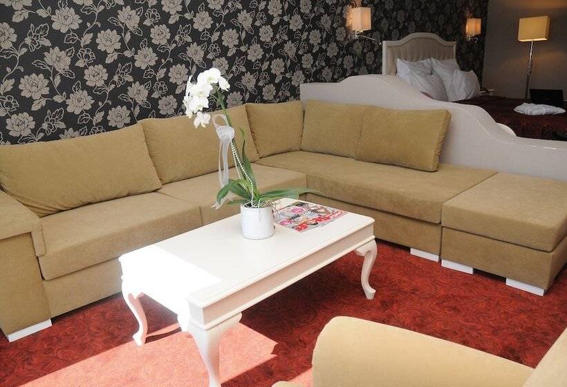 اتاق لوکس, Paradise Island