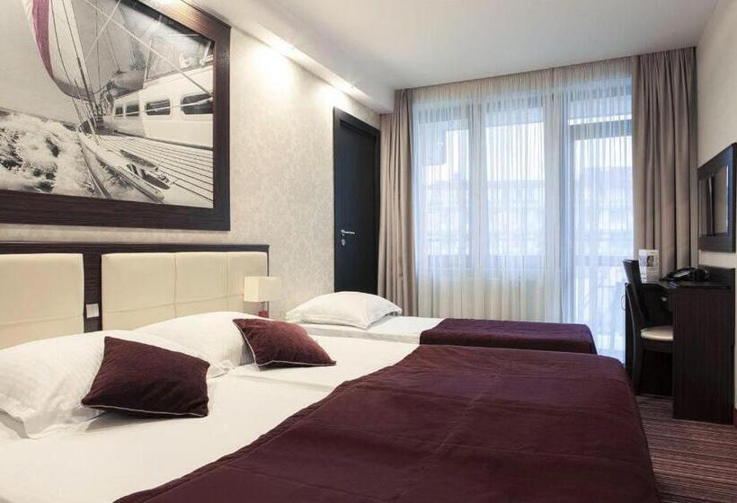 اتاق خانوادگی, Primavera Jastrzębia Góra