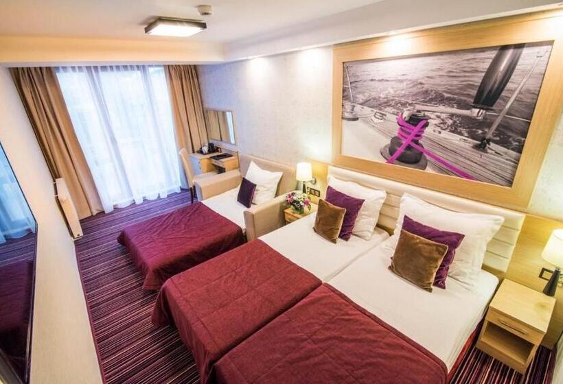 اتاق پرمیوم, Primavera Jastrzębia Góra