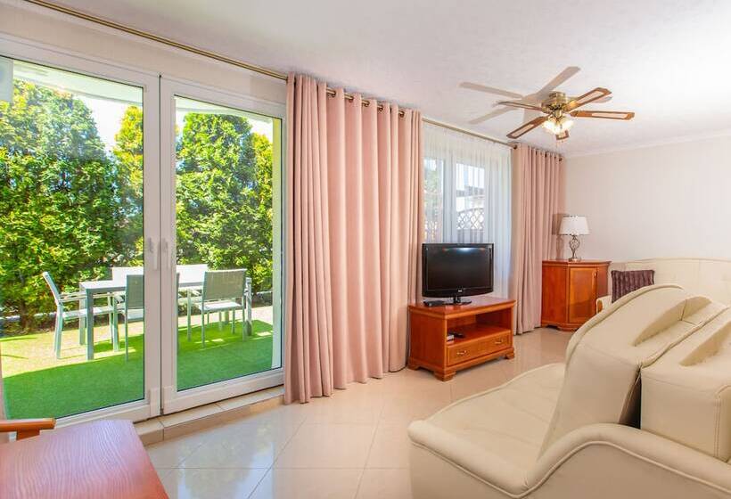 آپارتمان 1 خوابه, Apartament Rades