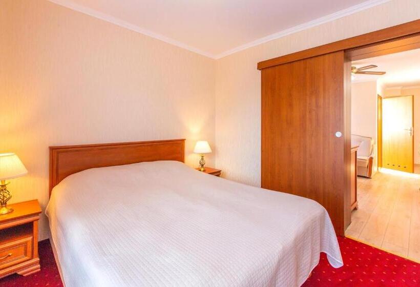 استودیوی استاندارد, Apartament Rades