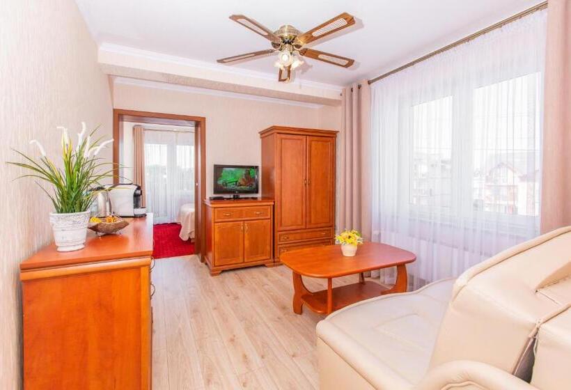 استودیوی استاندارد, Apartament Rades