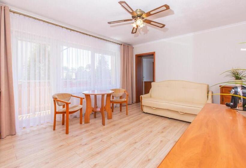 آپارتمان 1 خوابه, Apartament Rades