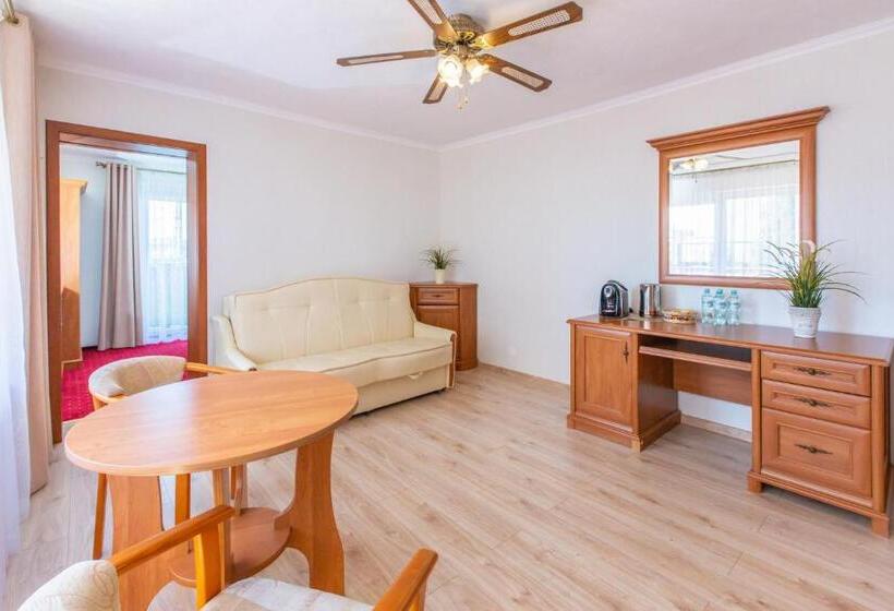 آپارتمان 1 خوابه, Apartament Rades