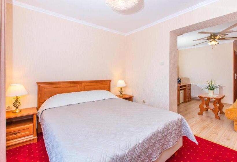 استودیوی استاندارد, Apartament Rades