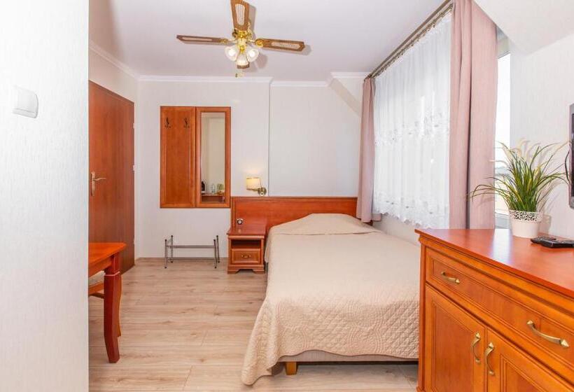 اتاق استاندارد یک نفره, Apartament Rades