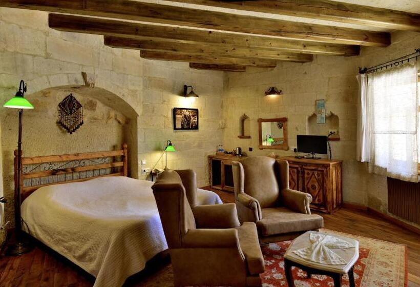 سوییت جونیور, Sultan Cave Suites