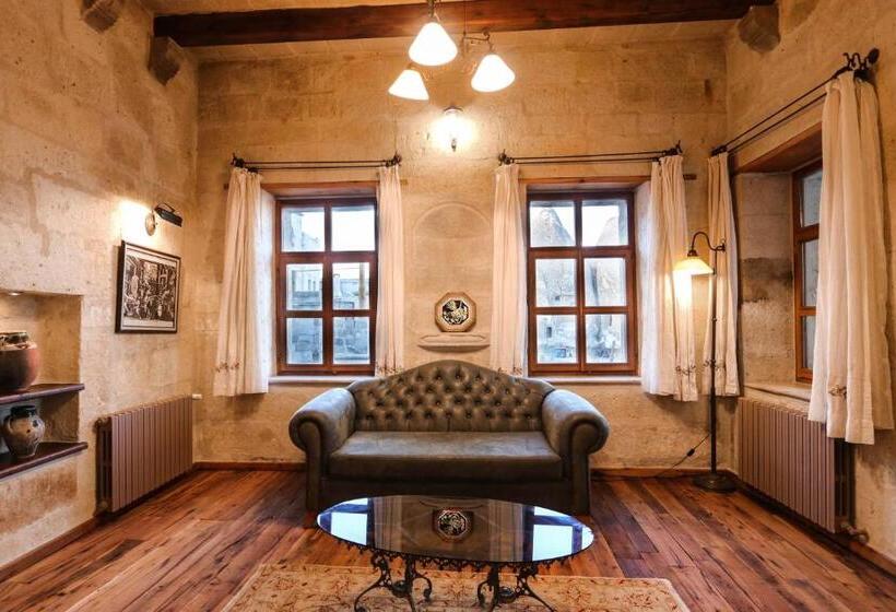 سوئیت با تخت بزرگ, Sultan Cave Suites