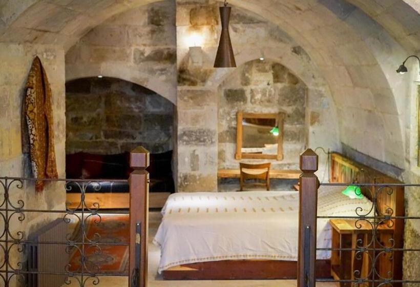 سوییت خانوادگی, Sultan Cave Suites