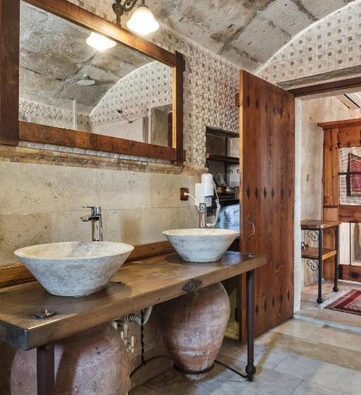 اتاق سوپریور با تخت بزرگ, Sultan Cave Suites