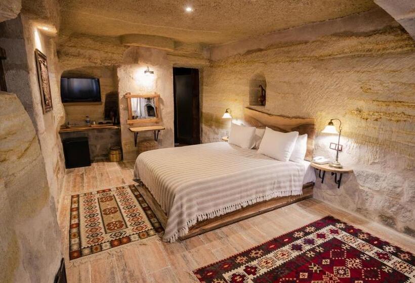 سوییت جونیور, Sultan Cave Suites