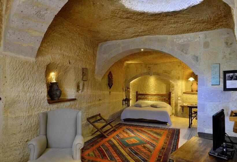 주니어 스위트, Sultan Cave Suites