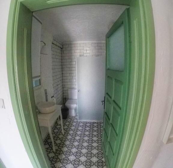 スタンダード4人部屋, Temucin