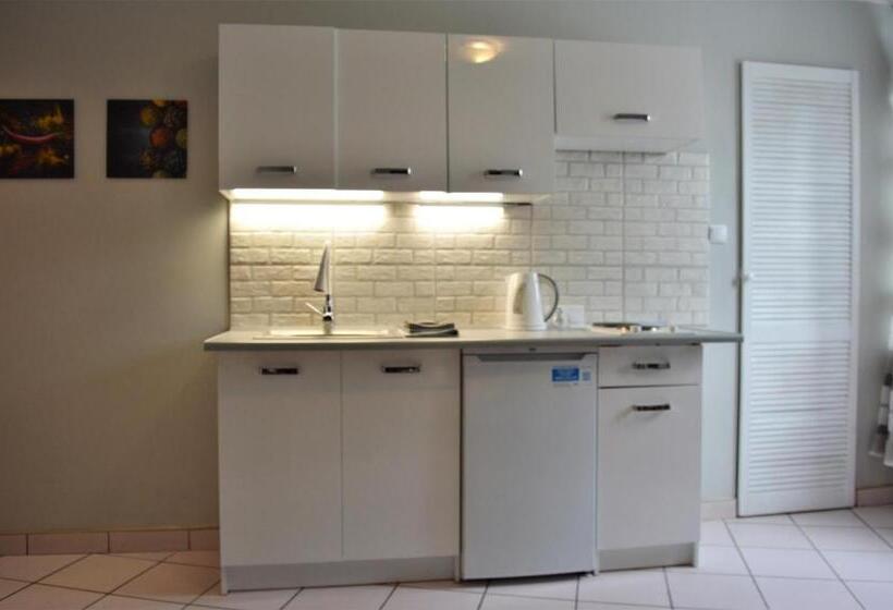 Апартаменты 1 Спальня Нижний Этаж, Zielony Domek