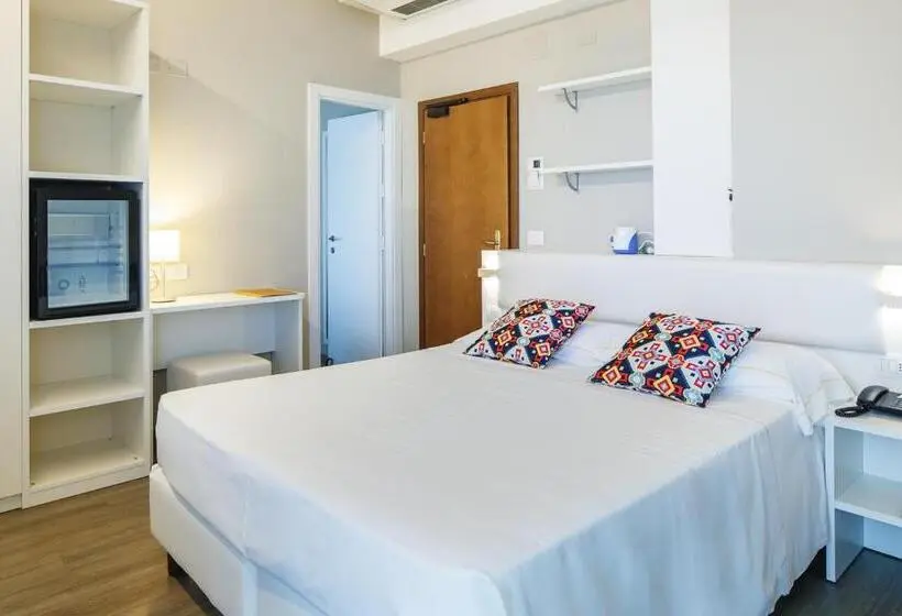 バルコニー付きスタンダードルーム, Una Hotels Imperial Beach Fano