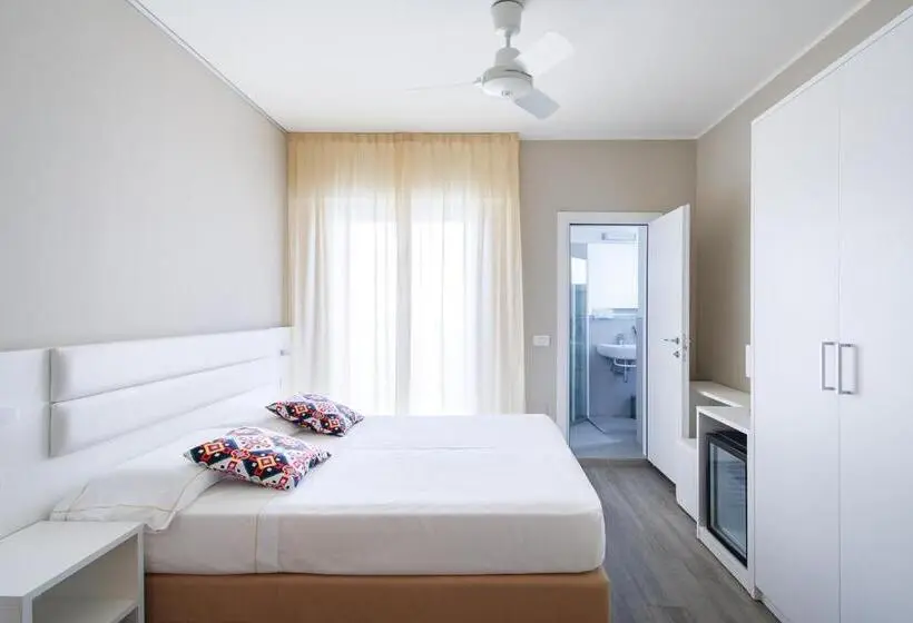 バルコニー付きスタンダードルーム, Una Hotels Imperial Beach Fano