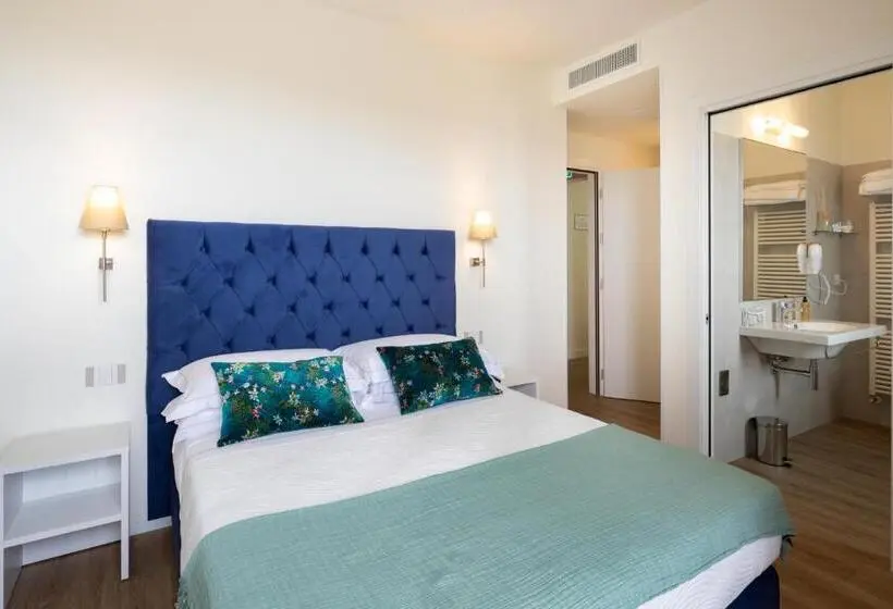 オーシャンビュースタンダードルーム, Una Hotels Imperial Beach Fano