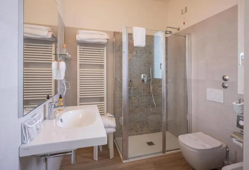 オーシャンビュースタンダードルーム, Una Hotels Imperial Beach Fano
