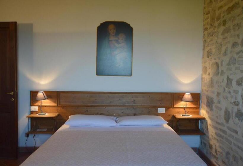 דירת חדר, Maestà Delle Quattro Chiavi