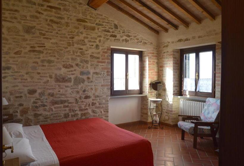 דירת פנטהאוז 1 חדרי שינה, Maestà Delle Quattro Chiavi