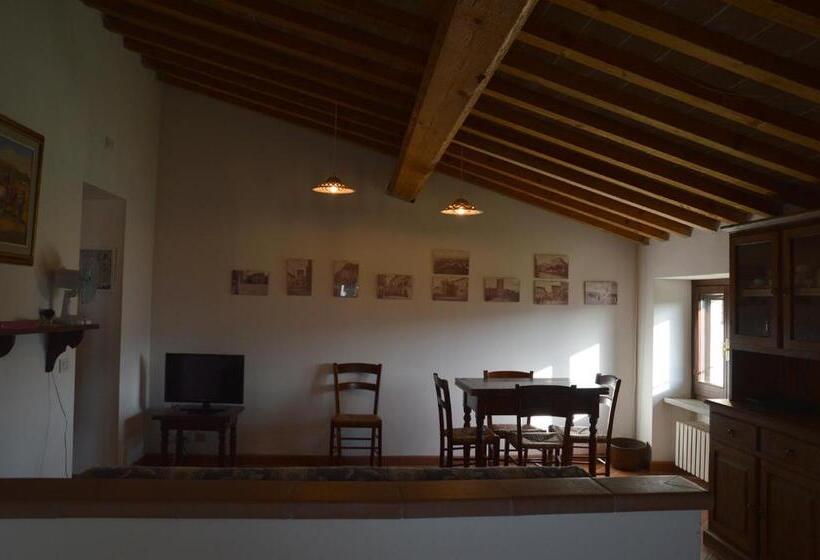 דירת פנטהאוז 1 חדרי שינה, Maestà Delle Quattro Chiavi