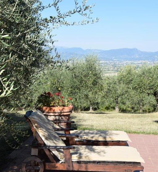 דירת חדר, Maestà Delle Quattro Chiavi