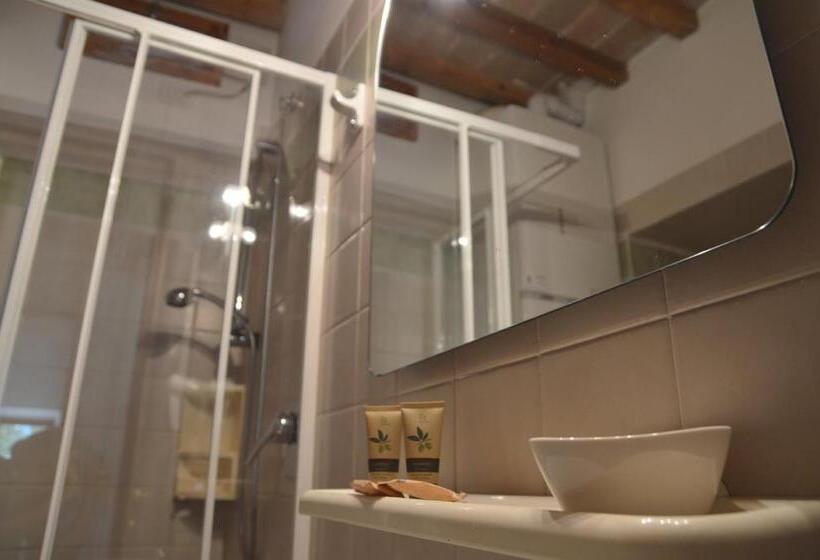 דירת פנטהאוז 1 חדרי שינה, Maestà Delle Quattro Chiavi