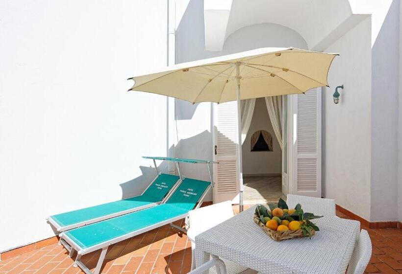 شقة غرفة واحدة مطلة على البحر, Parco Smeraldo Appartamenti