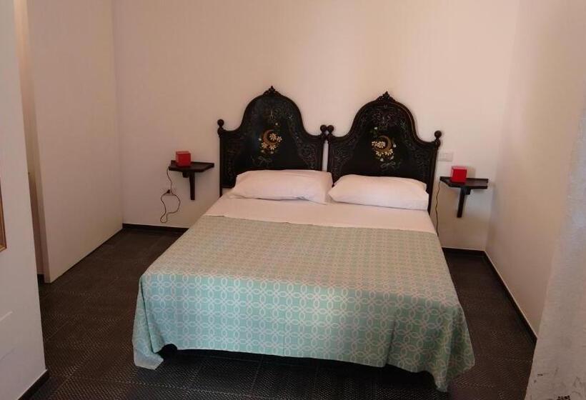 デラックスルーム, Avocado B&b Beyond