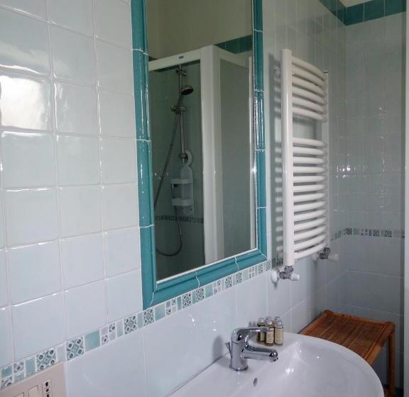 اتاق استاندارد سه نفره, B&b Villa Fantasia