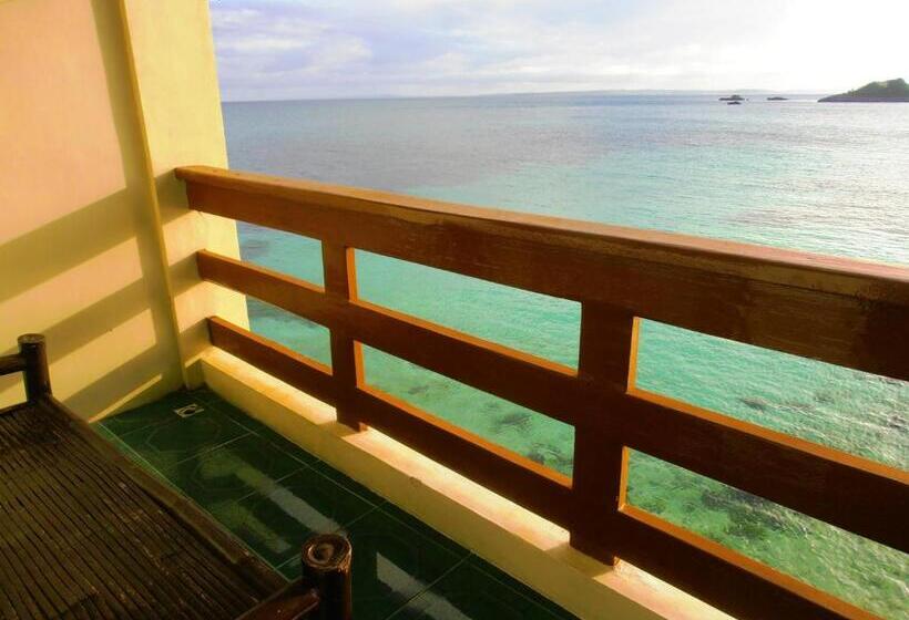 سوییت لوکس, Blue Corals Beach Resort