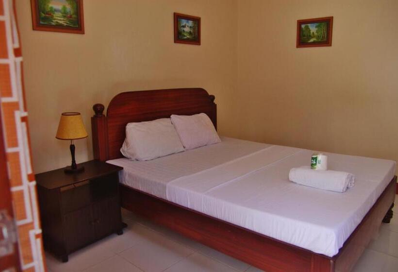 بانگلوی سوپریور, Blue Corals Beach Resort