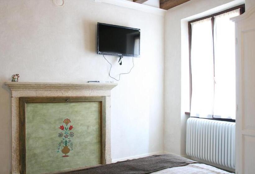 اتاق استاندارد, Il Nido Dei Gufi Bed And Breakfast