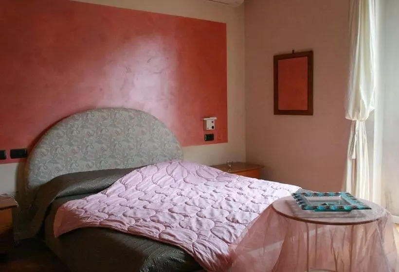 スタンダードルーム, A Casa Di Manu