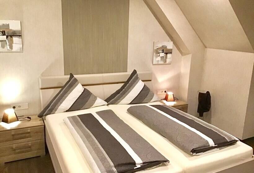 Номер Стандарт, Pension Am Schlossberg