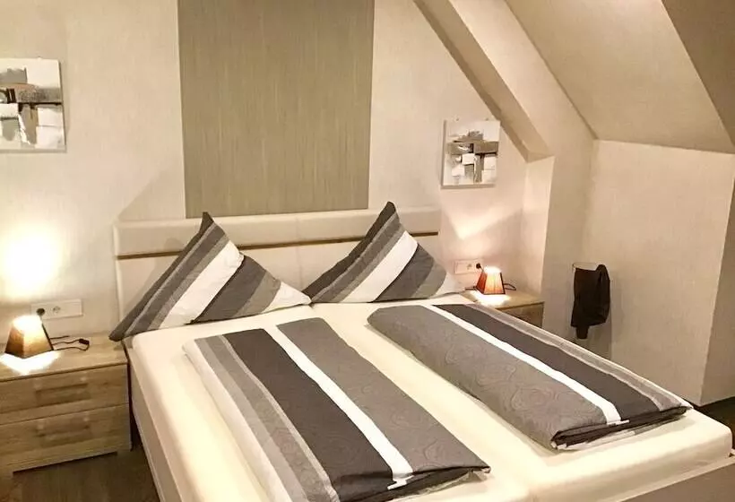 اتاق استاندارد, Pension Am Schlossberg