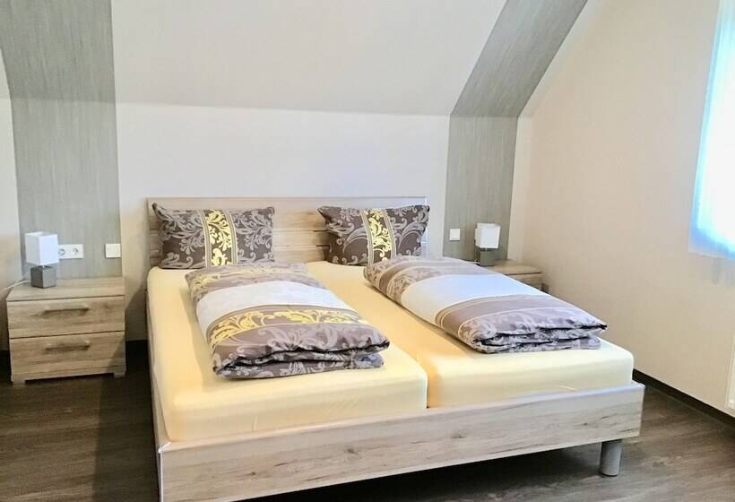 Номер Стандарт, Pension Am Schlossberg