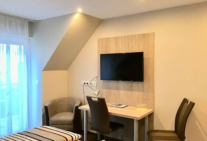 Номер Стандарт, Pension Am Schlossberg