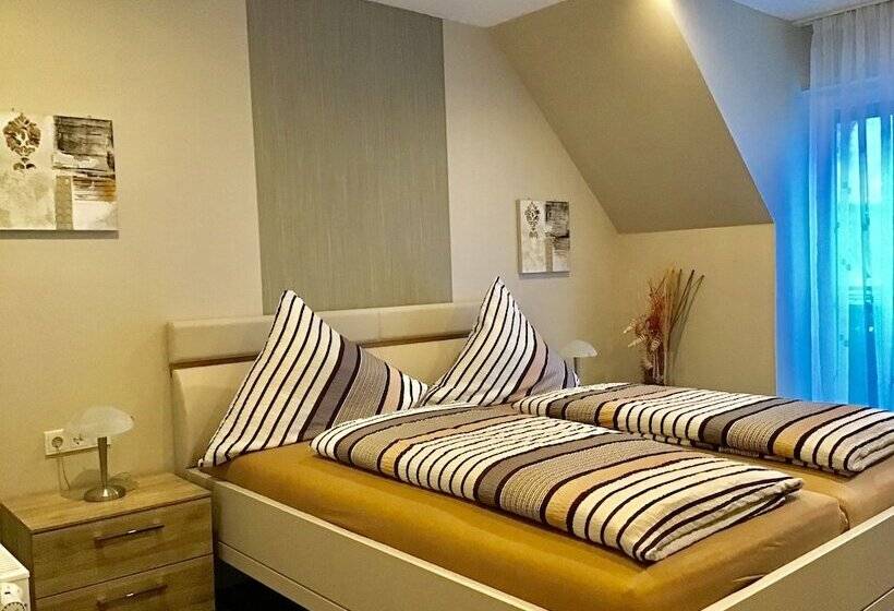 Номер Стандарт, Pension Am Schlossberg