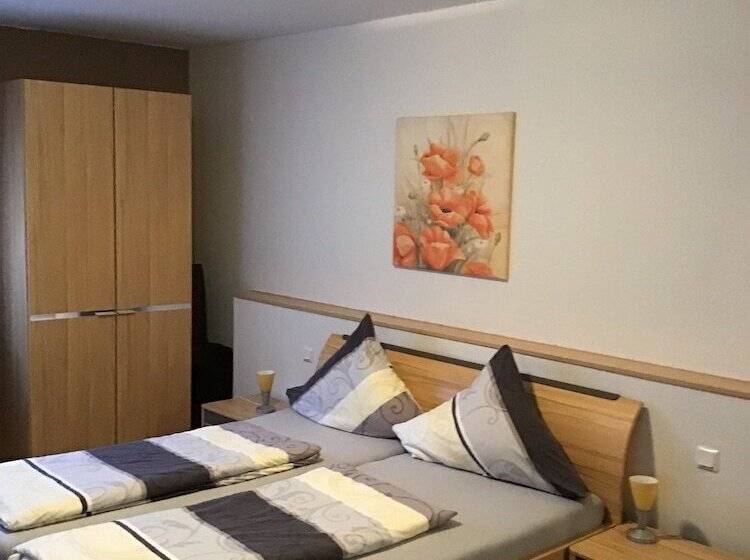 Номер Стандарт, Pension Am Schlossberg