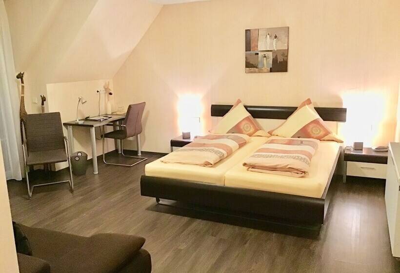 Семейный Номер, Pension Am Schlossberg