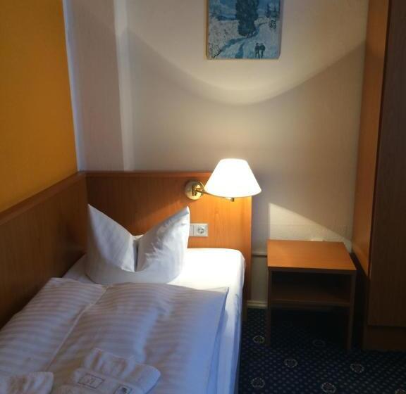 غرفة قياسية فردية, Central